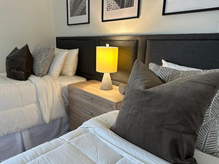 Vine City Home - Duplex - 3 Mins From Gwcc & Mercedes- Benz Stadium Атланта Екстериор снимка