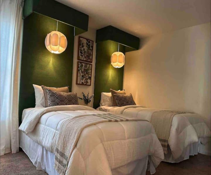 Vine City Home - Duplex - 3 Mins From Gwcc & Mercedes- Benz Stadium Атланта Екстериор снимка